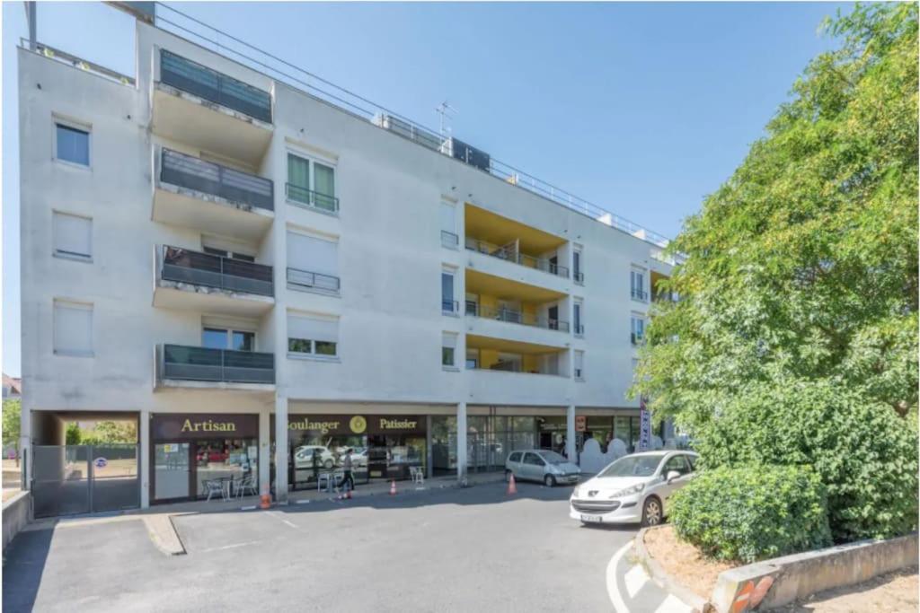 Les Frenes Near Disneyland Bmyguest Apartment Montevrain Luaran gambar